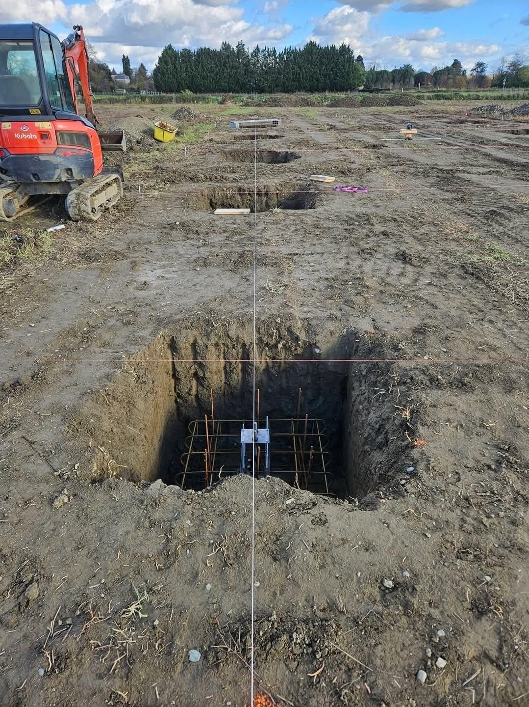 Fouilles de fondation et semelles réalisées avec mini pelle à Tarbes