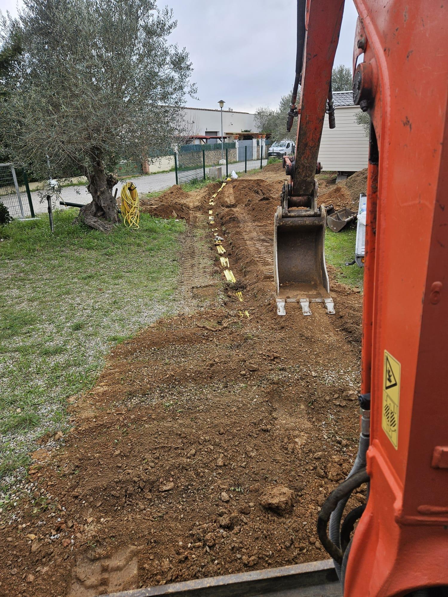 Enterrement de réseaux dans une tranchée avec mini pelle Kubota